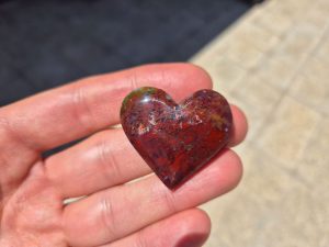 قلب عقیق شجر منظره سرخ رنگ