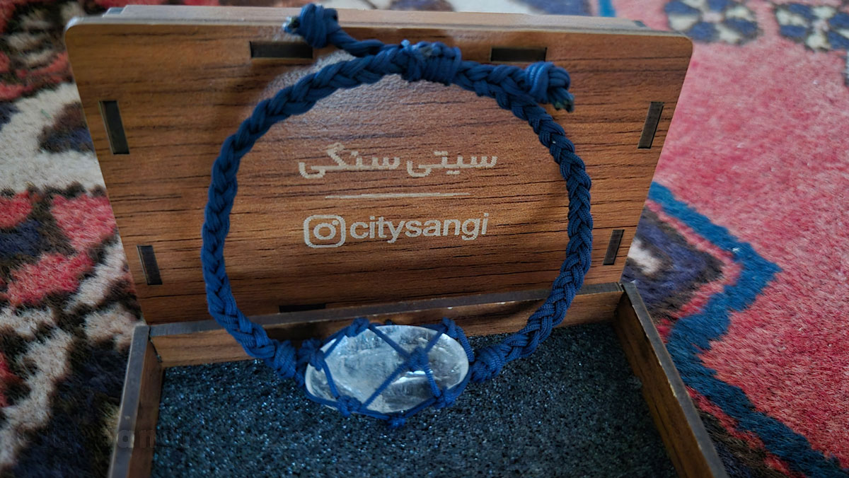 دستبند سنگ کریستال کوارتز شفاف و بافت مکرومه - تصویر 2
