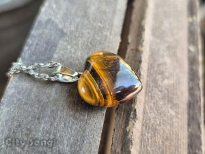 گردن بند چشم ببر با تراش قلب | به همراه زنجیر استیل